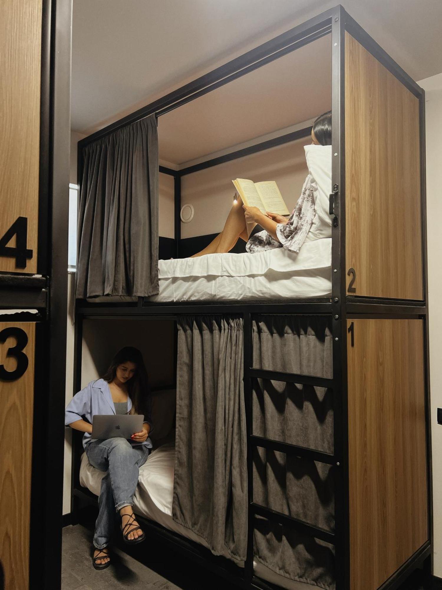 Orion Hostel Erevan Esterno foto